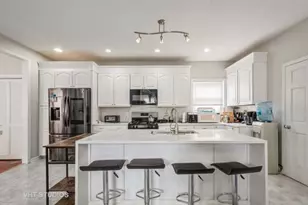 2614 W Morse Ave, Chicago, IL 60645 - Photo 6