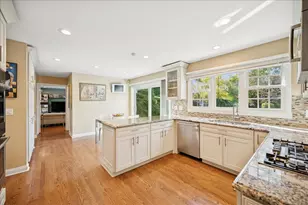 2130 Magnolia Ln, Highland Park, IL 60035 - Photo 8
