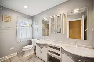 2130 Magnolia Ln, Highland Park, IL 60035 - Photo 20