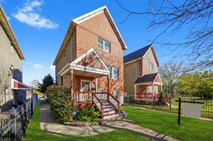 3769 S Lake Park Ave, Chicago, IL 60653 - Photo 2