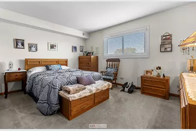 7616 W Lawrence Avenue #2B, Harwood Heights, IL 60706 - Photo 8