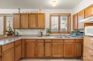 4629 S Laflin St, Chicago, IL 60609 - Photo 12