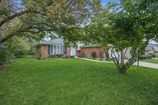 5524 Christopher Dr, Oak Forest, IL 60452 - Photo 2