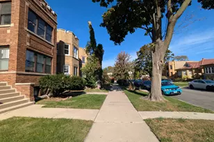 6734 N Campbell Ave, Chicago, IL 60645 - Photo 2