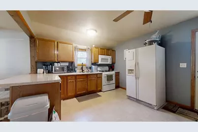 352 S Vermillion Street, Paxton, IL 60957 - Photo 8