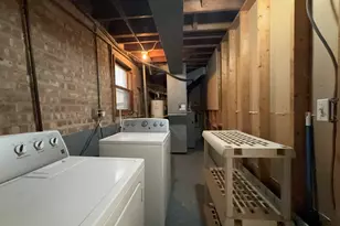 9013 S Kingston Ave, Chicago, IL 60617 - Photo 16