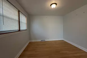 9013 S Kingston Ave, Chicago, IL 60617 - Photo 12