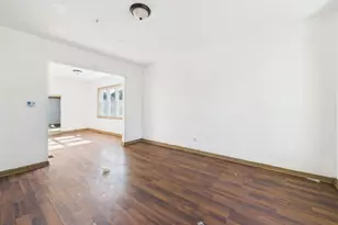 8709 S Escanaba Ave, Chicago, IL 60617 - Photo 4