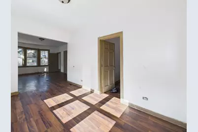 8709 S Escanaba Avenue, Chicago, IL 60617 - Photo 6