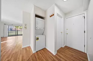 291 Gregory St, Aurora, IL 60504 - Photo 8