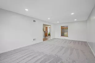 1323 S Roselle Rd, Schaumburg, IL 60193 - Photo 8
