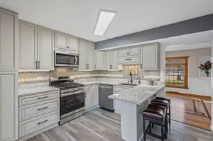 1323 S Roselle Rd, Schaumburg, IL 60193 - Photo 12