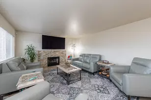 4109 Sarah Dr, Zion, IL 60099 - Photo 14