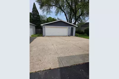 215 Brice Avenue, Mundelein, IL 60060 - Photo 2