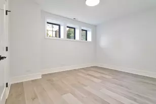 1907 W Wolfram St, Chicago, IL 60657 - Photo 34