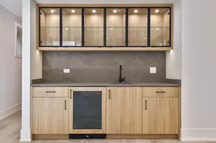 1907 W Wolfram St, Chicago, IL 60657 - Photo 28