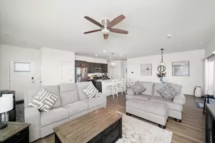 1071 Williamsburg St, Pingree Grove, IL 60140 - Photo 6