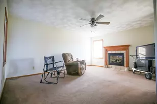 710 Otter Creek Dr, Milledgeville, IL 61051 - Photo 8