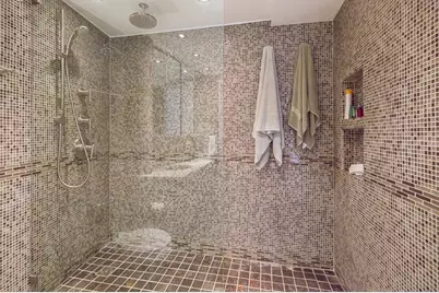 300 N State Street #3135, Chicago, IL 60654 - Photo 8