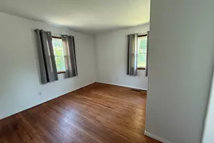 29 N Roslyn Rd, Westmont, IL 60559 - Photo 8