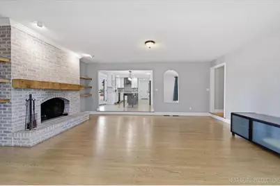 980 Persimmon Court, Saint Charles, IL 60174 - Photo 4