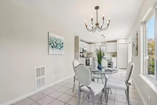 2060 Lyndhurst Ln, Aurora, IL 60503 - Photo 12