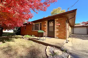 907 S Park St, Streator, IL 61364 - Photo 2