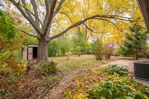 418 Tanglewood Dr, Streamwood, IL 60107 - Photo 12