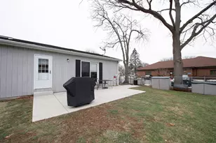 17 N Weston Ave, Elgin, IL 60123 - Photo 24