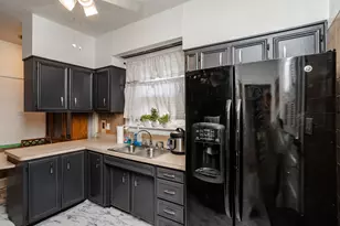 8040 S Clyde Ave, Chicago, IL 60617 - Photo 10