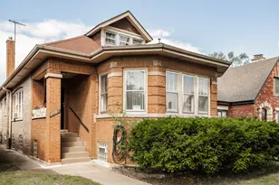 8040 S Clyde Ave, Chicago, IL 60617 - Photo 4