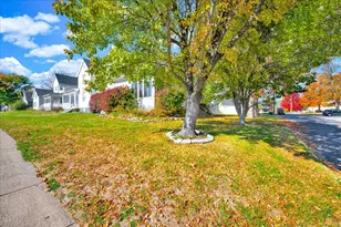 393 E Front St, El Paso, IL 61738 - Photo 8