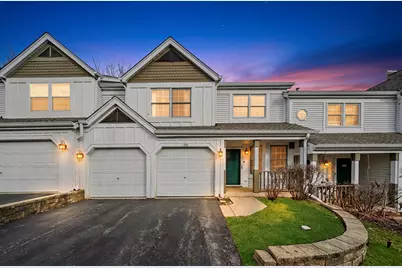 144 Spring Court N, Carpentersville, IL 60110 - Photo 2