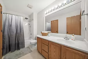 144 Spring Ct N, Carpentersville, IL 60110 - Photo 18