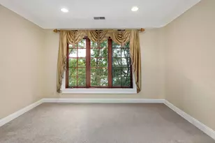 817 Lakeview Ln, Burr Ridge, IL 60527 - Photo 48