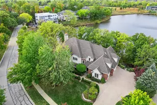 817 Lakeview Ln, Burr Ridge, IL 60527 - Photo 6