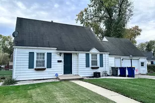 490 S Alfred Ave, Elgin, IL 60123 - Photo 2