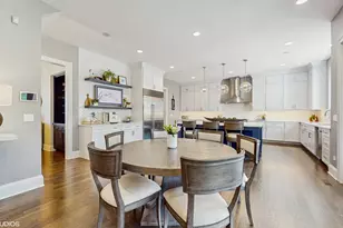 305 Briarwood Ln, Lincolnshire, IL 60069 - Photo 8