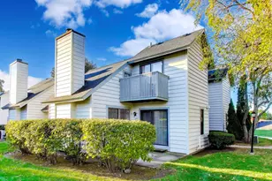 691 Wakefield Rd, Gurnee, IL 60031 - Photo 2