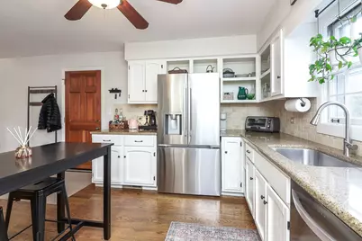119 N Main Street, Glen Ellyn, IL 60137 - Photo 4