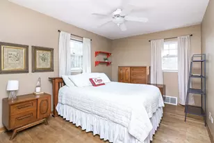 119 N Main St, Glen Ellyn, IL 60137 - Photo 18