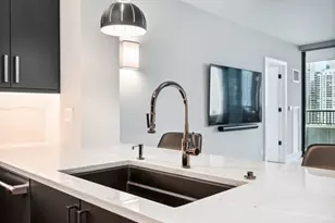 501 N Clinton St, Chicago, IL 60654 - Photo 10