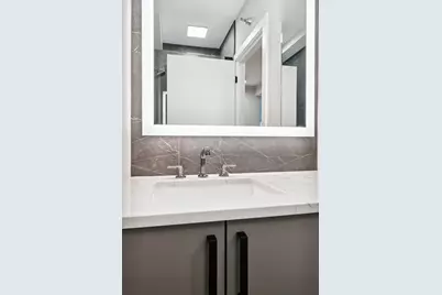 501 N Clinton Street #2004, Chicago, IL 60654 - Photo 24