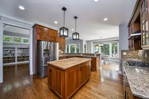 3N943 Walt Whitman Rd, Saint Charles, IL 60175 - Photo 8