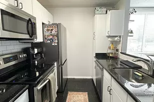 75 Kristin Cir, Schaumburg, IL 60195 - Photo 8