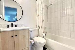 75 Kristin Cir, Schaumburg, IL 60195 - Photo 10