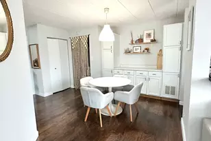 75 Kristin Cir, Schaumburg, IL 60195 - Photo 6