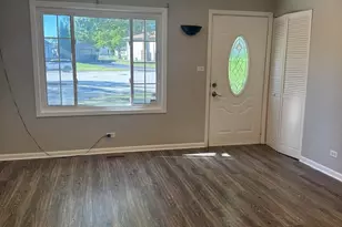 3614 Wheelwood Ct, Hazel Crest, IL 60429 - Photo 2