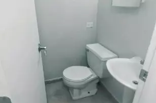 2 Tower Ct, Downers Grove, IL 60516 - Photo 8