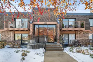 629 Derry Ct, Schaumburg, IL 60193 - Photo 1